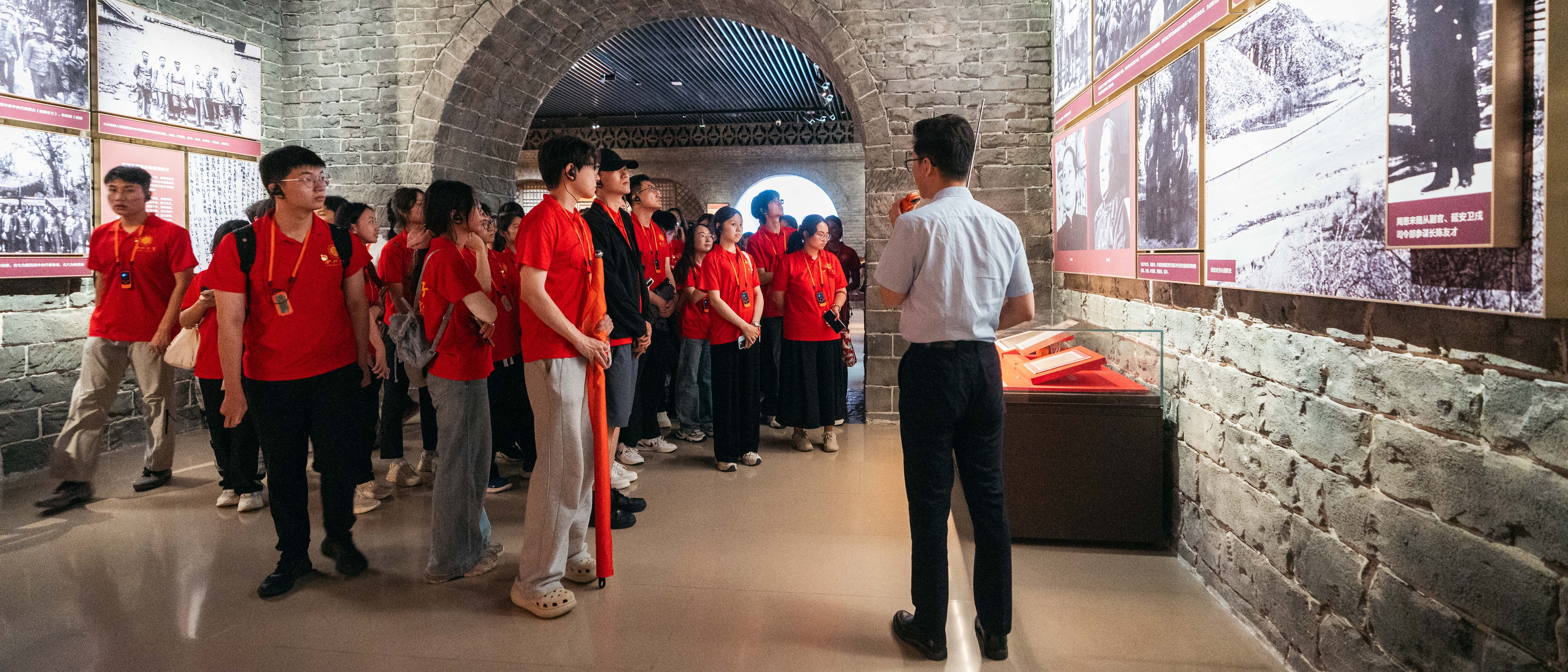 开云体验官网入口_开云(中国)组织500余名青年学子赴延安开展“三秦学子圣地行”活动